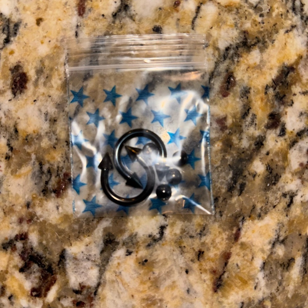 10g horseshoe